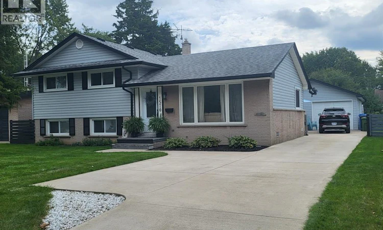 1570 Stratford Court
