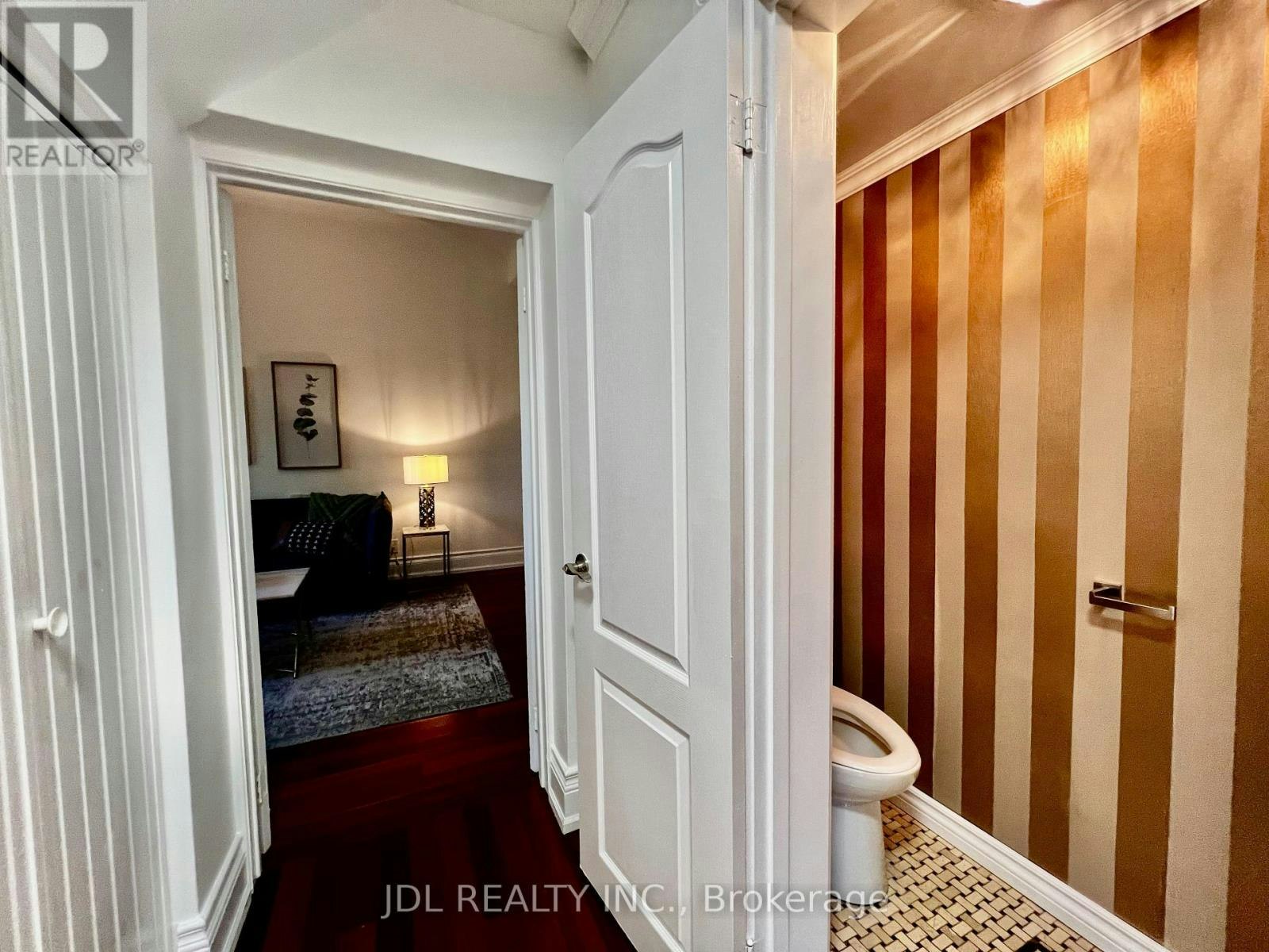21 Rialto Drive, Toronto, ON, M3A 2N7 - 7