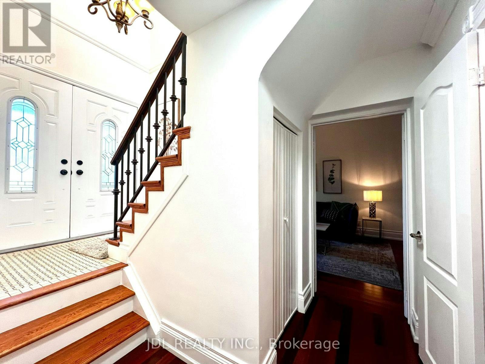 21 Rialto Drive, Toronto, ON, M3A 2N7 - 3