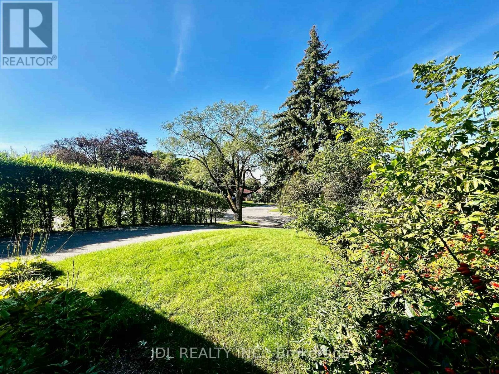 21 Rialto Drive, Toronto, ON, M3A 2N7 - 32