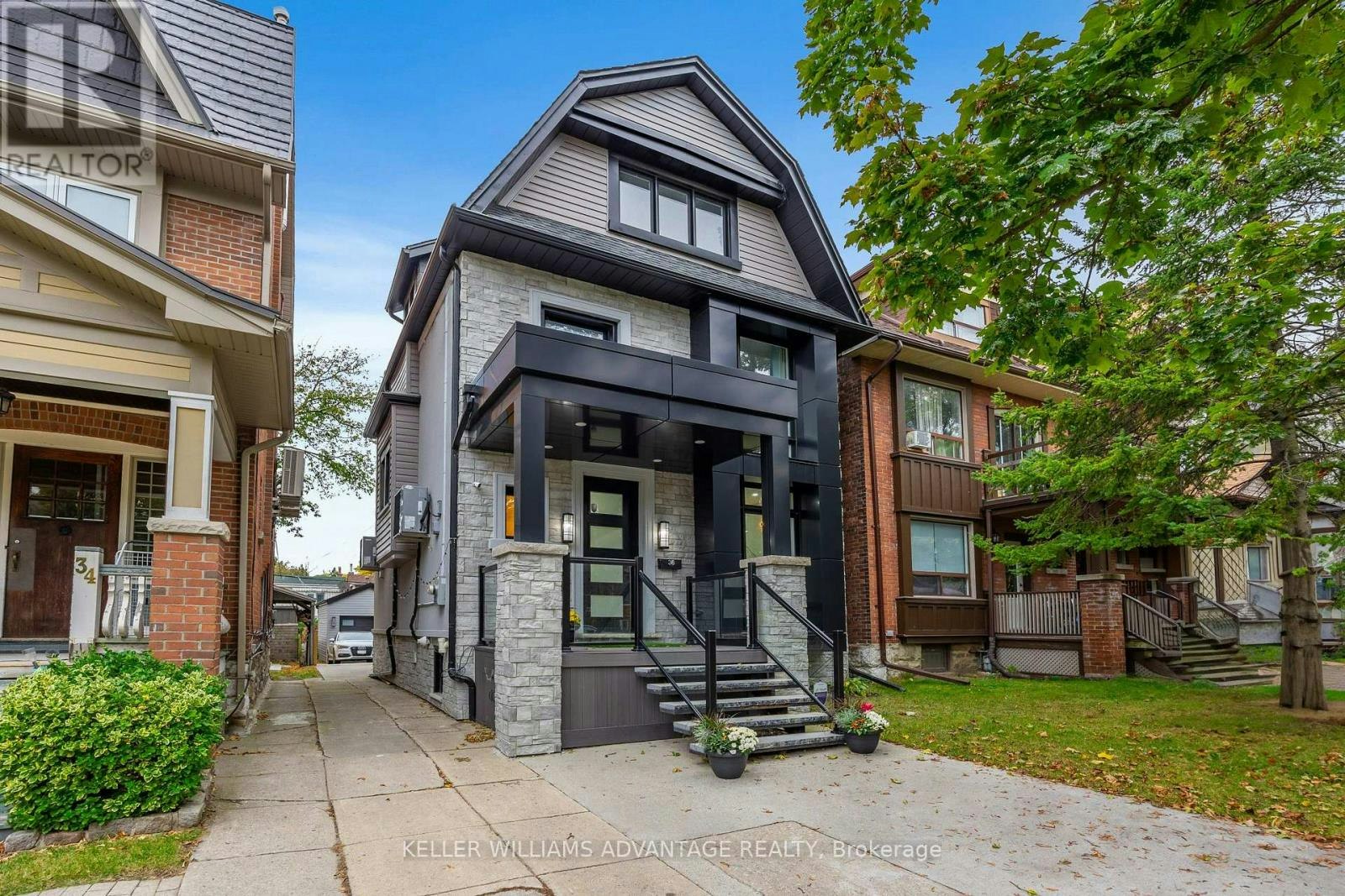 36 Lockwood Road, Toronto, ON, M4L 3M8