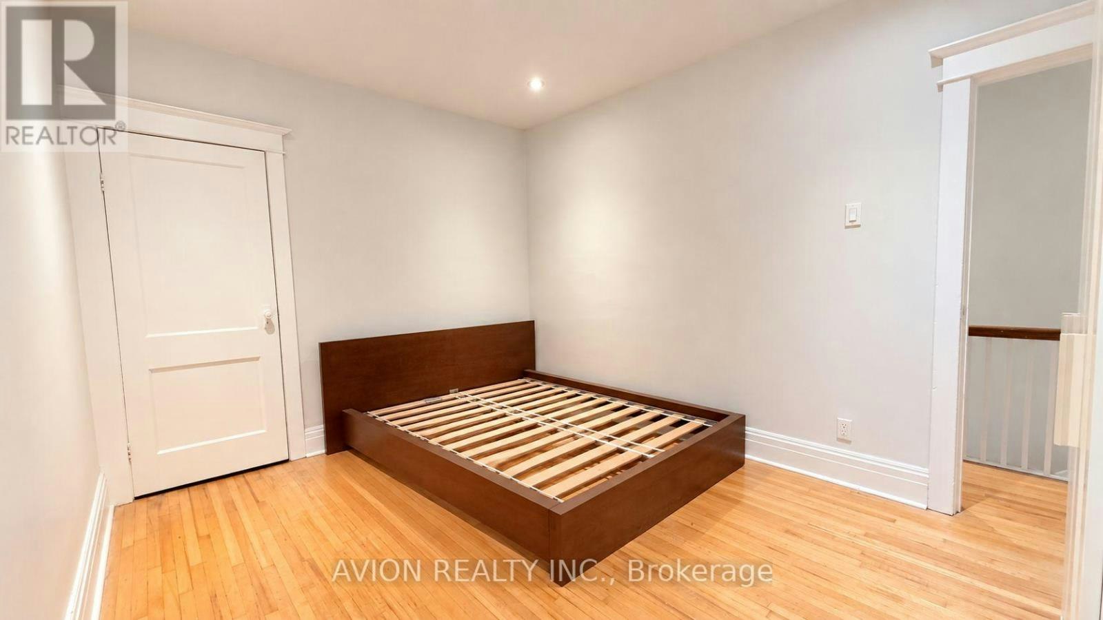 UPPER-773 Pape Avenue, Toronto, ON, M6K 3T2 - 3