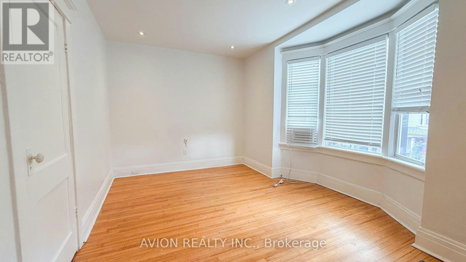 UPPER-773 Pape Avenue, Toronto, ON, M6K 3T2