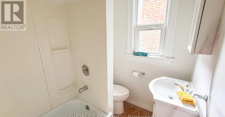 UPPER-773 Pape Avenue, Toronto, ON, M6K 3T2 - 7