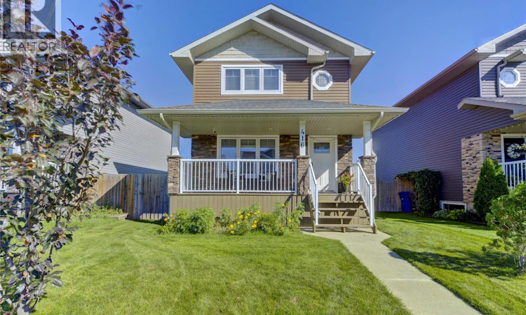 416 Redwood Crescent