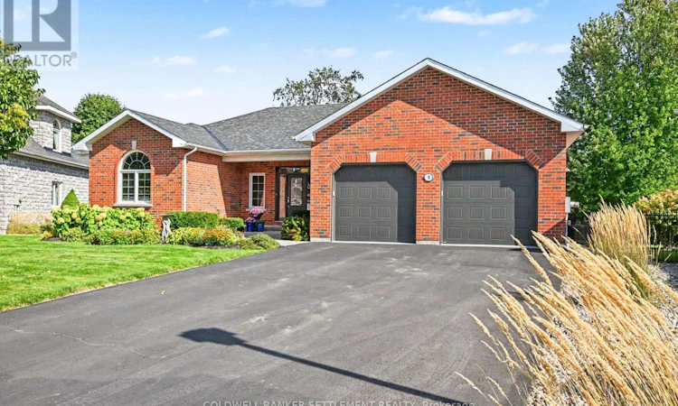 8 Taggart Crescent