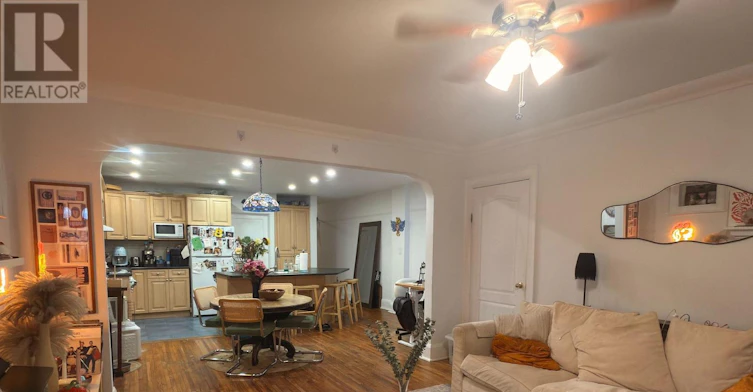 20 Glen Manor Drive, Toronto, ON, M4E 2X2 - 2