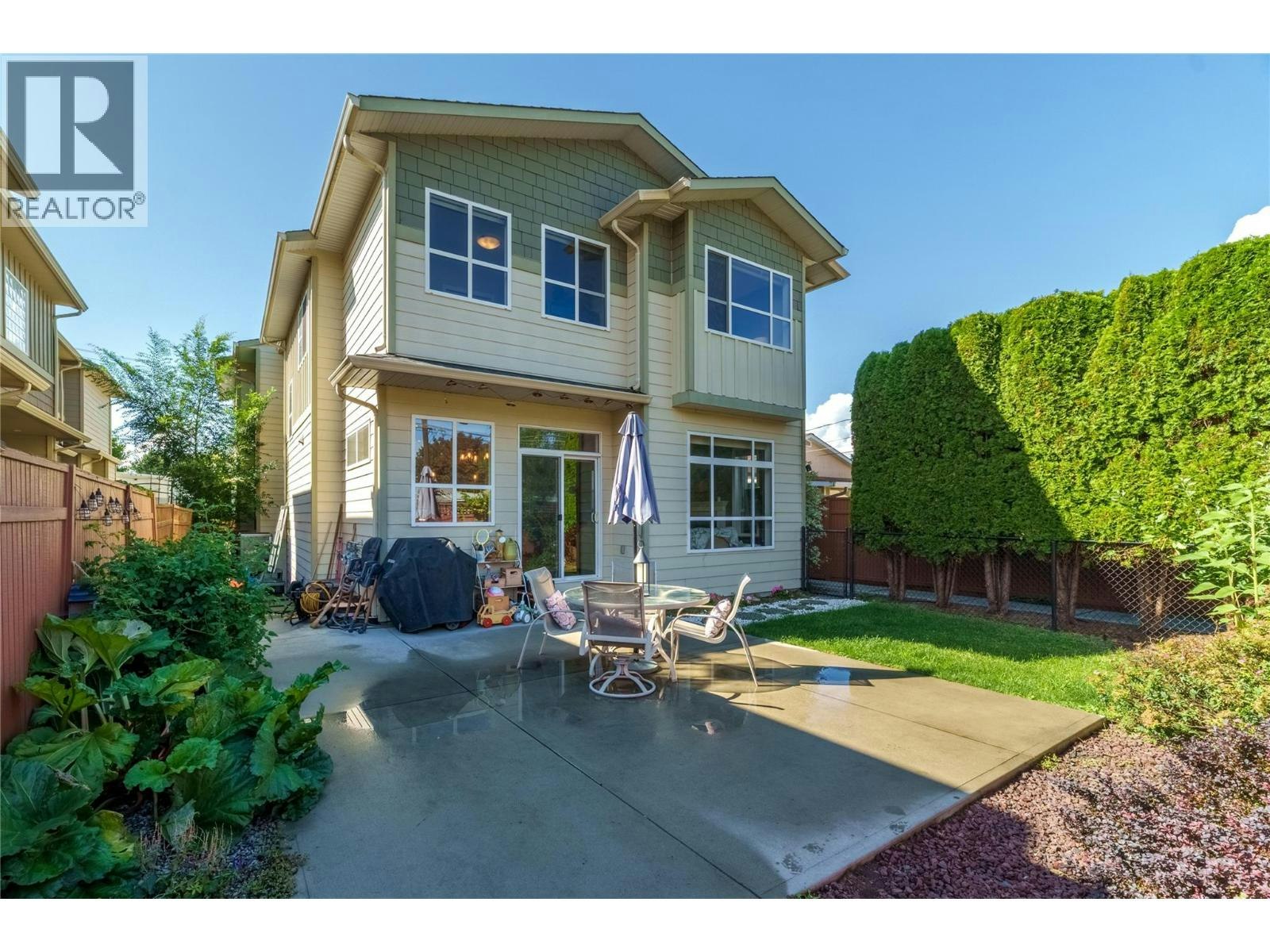 102-385 Douglas Avenue, Penticton, BC, V2A 2V1