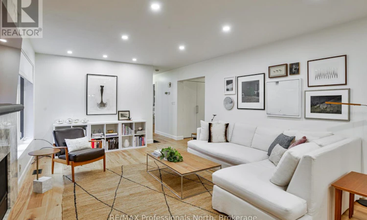 225 Blanchard Street W
