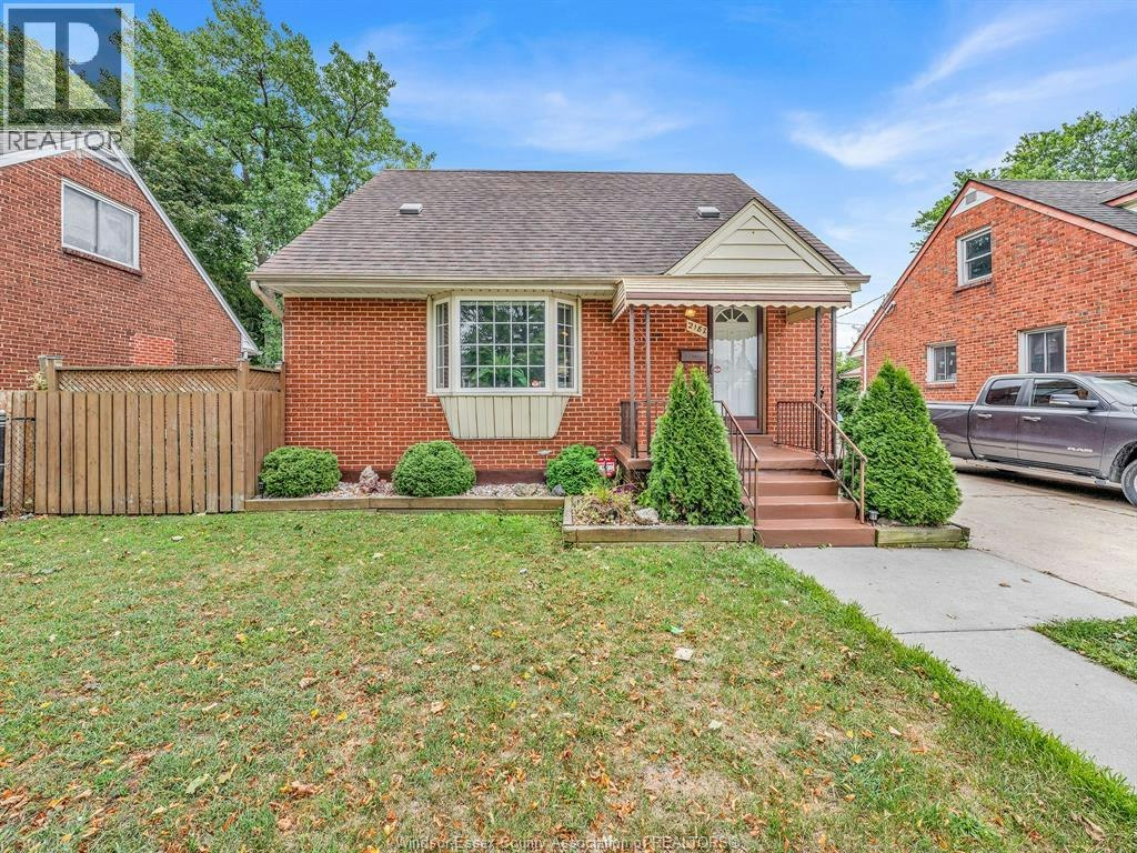 2187 Girardot, Windsor, ON, N9B 1R3