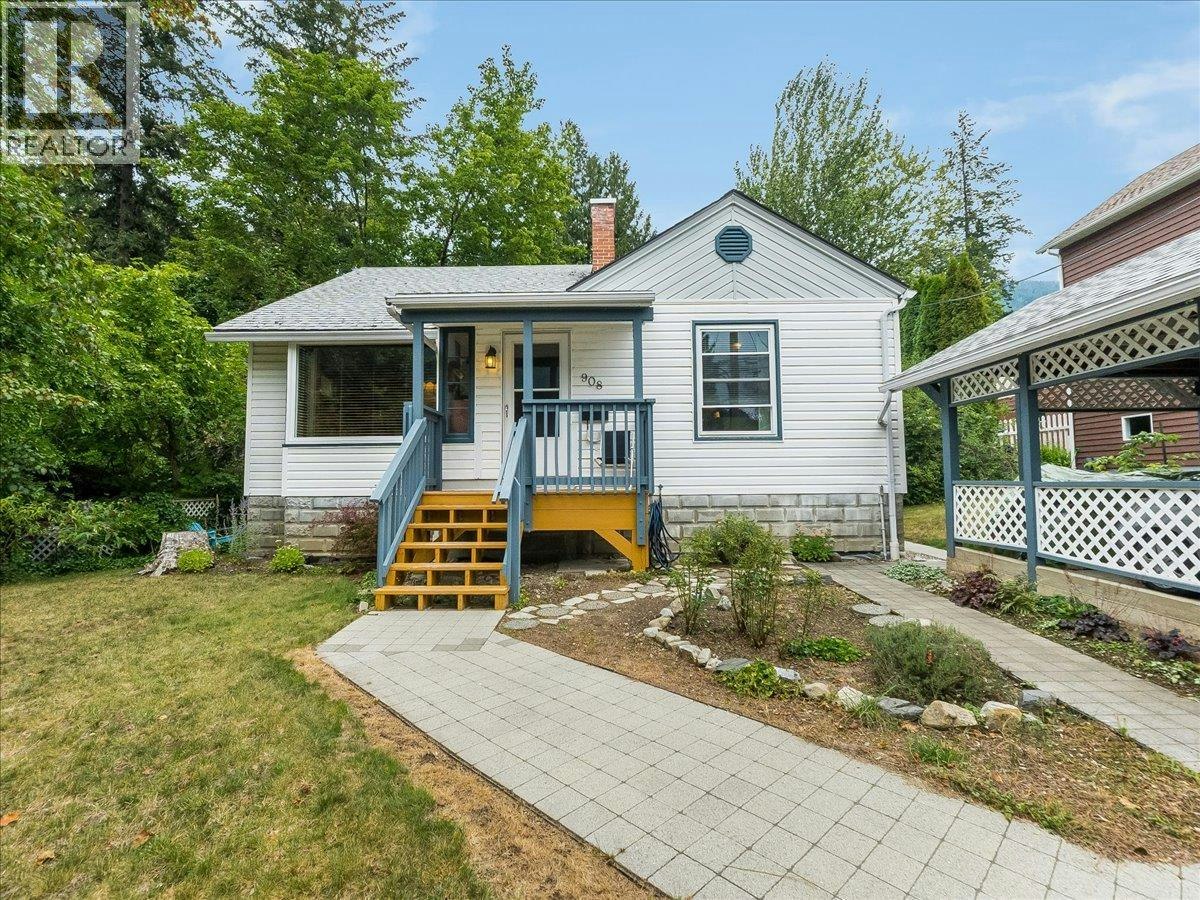 908 Fifth Street, Nelson, BC, V1L 2X8