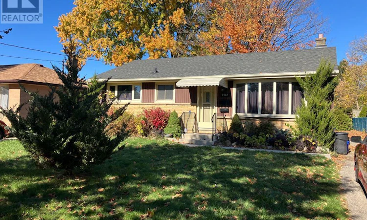 1942 Duluth Crescent