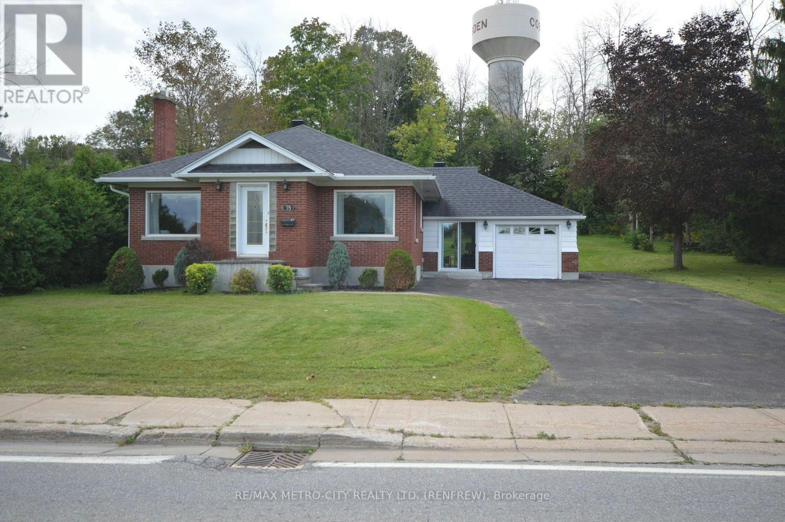 33 Pembroke Street, Whitewater Region, ON, K0J 1K0