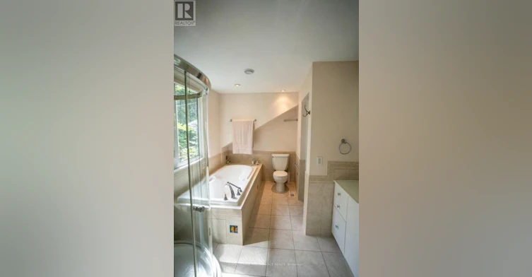 2077 Palmer Avenue, Ottawa, ON, K1H 5Z3 - 10