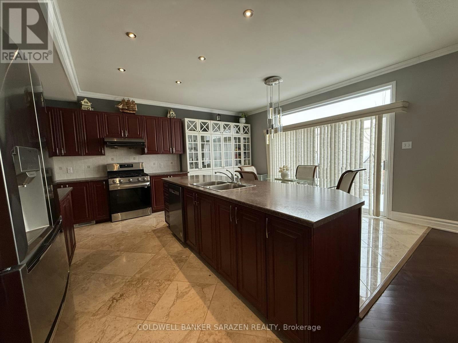302 Edgemoore Crescent E, Ottawa, ON, K2W 1H9 - 7