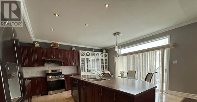 302 Edgemoore Crescent E, Ottawa, ON, K2W 1H9 - 7