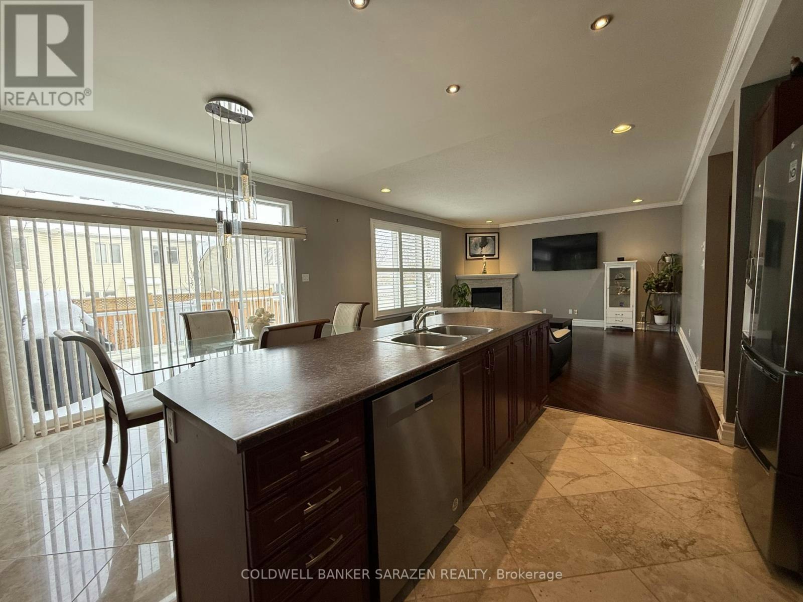 302 Edgemoore Crescent E, Ottawa, ON, K2W 1H9 - 5