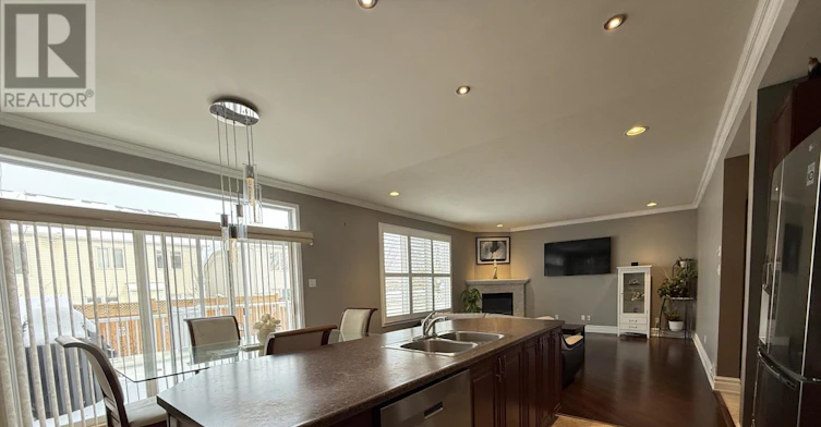 302 Edgemoore Crescent E, Ottawa, ON, K2W 1H9 - 5