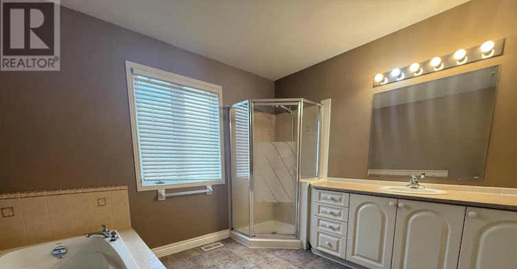 302 Edgemoore Crescent E, Ottawa, ON, K2W 1H9 - 13