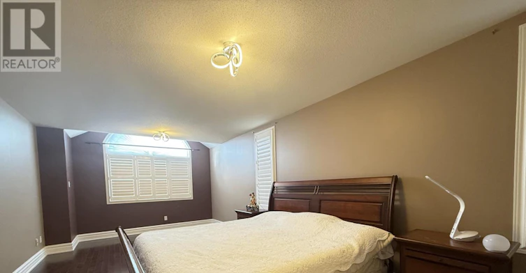 302 Edgemoore Crescent E, Ottawa, ON, K2W 1H9 - 9