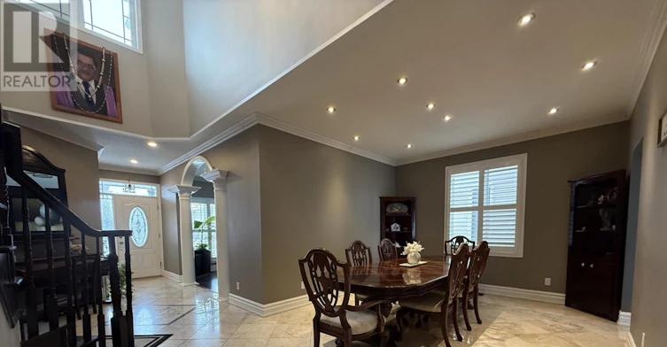302 Edgemoore Crescent E, Ottawa, ON, K2W 1H9 - 3