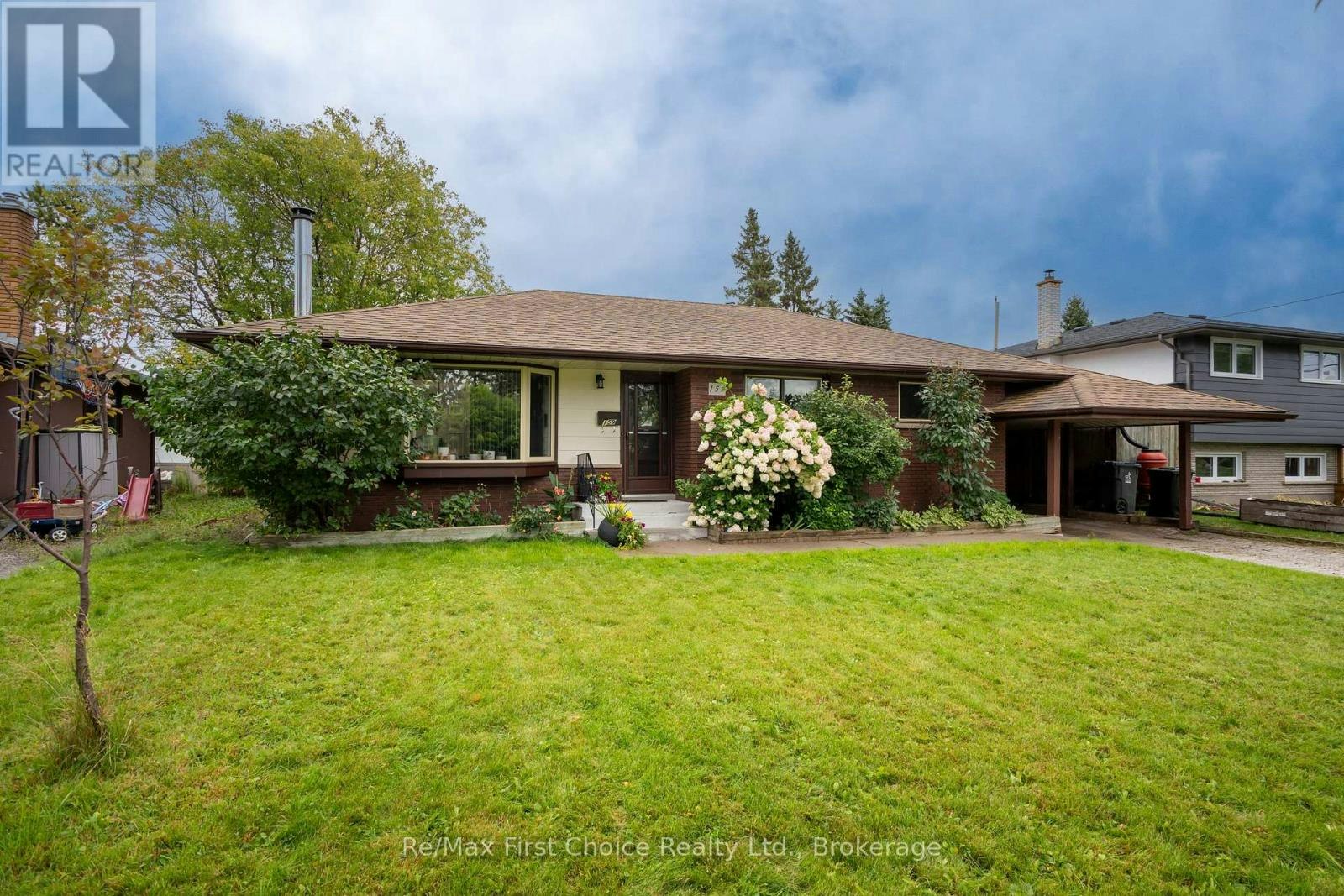 159 Hogarth Street, Thunder Bay, ON, P7A 7H1