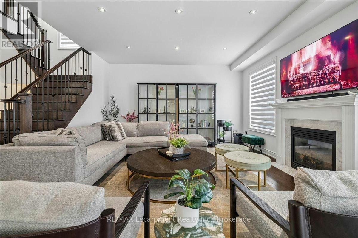 2400 Spring Meadow Way, Oakville, ON, L6M 0R6 - 10