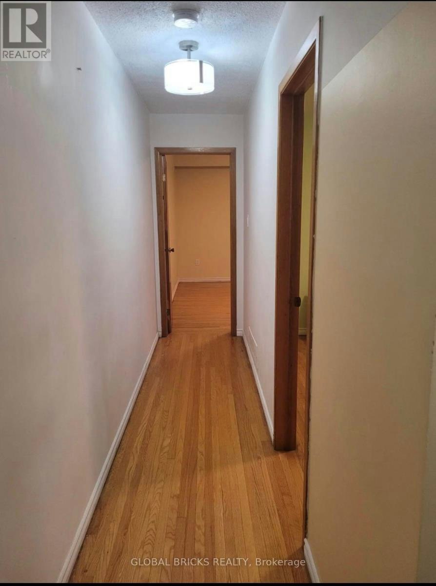 3A Heale Avenue, Toronto, ON, M1E 3X6