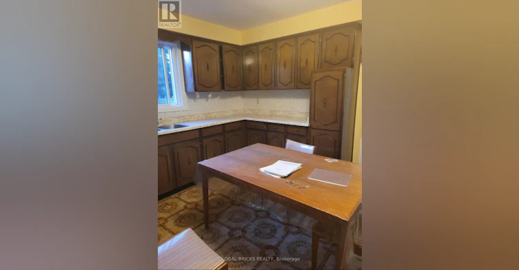 3A Heale Avenue, Toronto, ON, M1E 3X6 - 4
