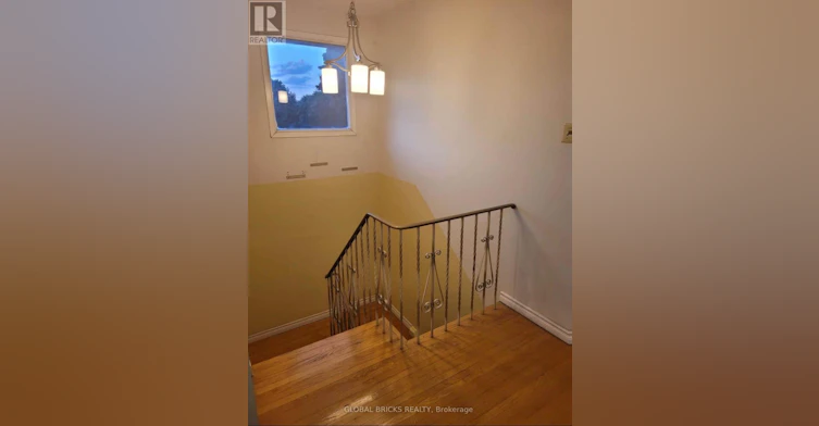 3A Heale Avenue, Toronto, ON, M1E 3X6 - 2