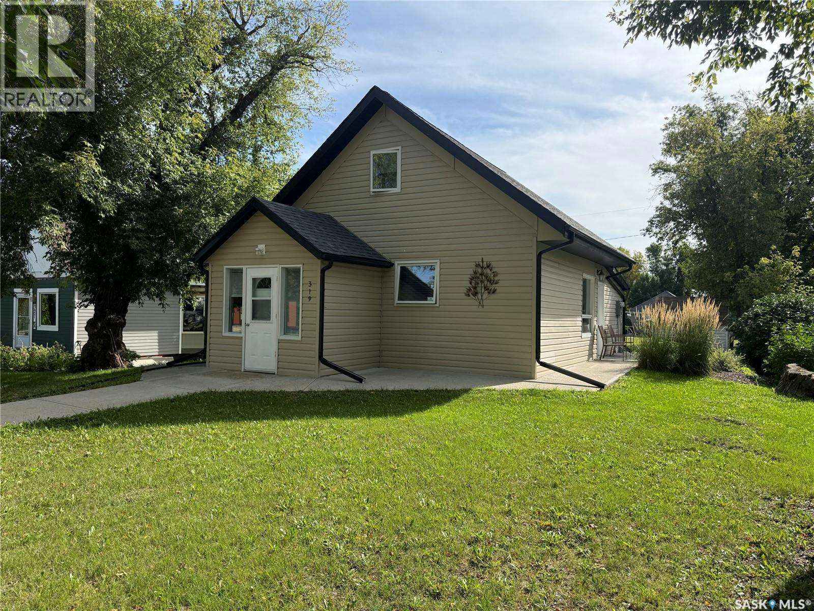 319 6th Avenue E, Melville, SK, S0A 2P0
