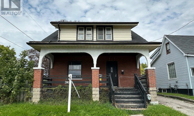 386 Pine Avenue