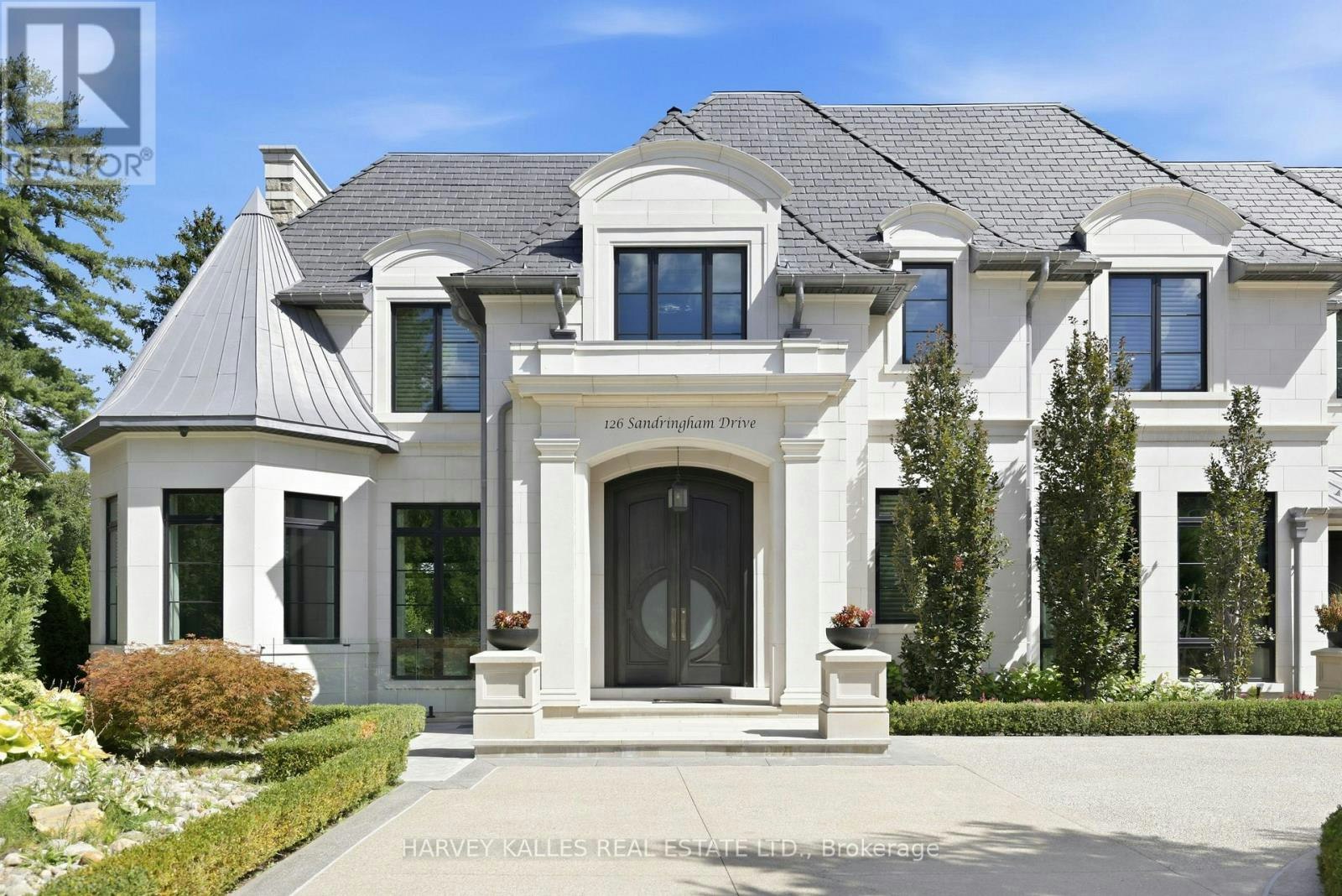 126 Sandringham Drive, Toronto, ON, M3H 1E3