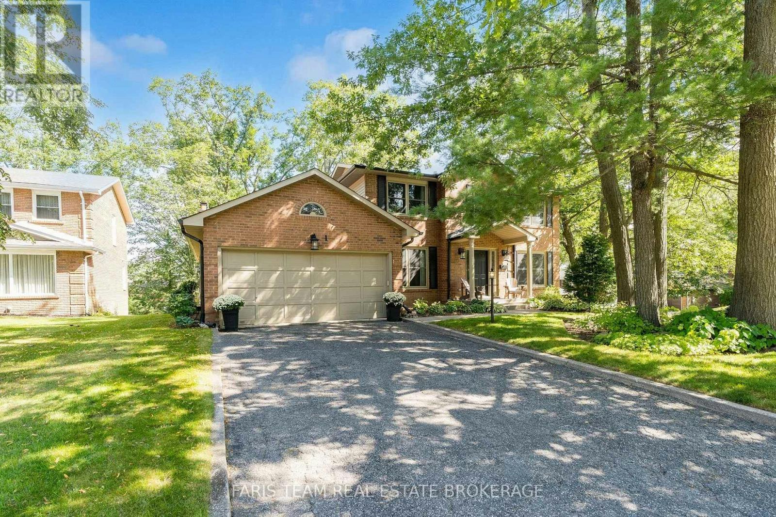 1 Susan Place, Barrie, ON, L4N 5P3