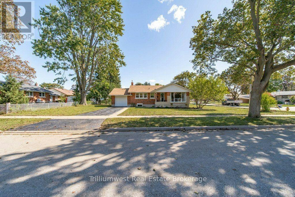 18 Maywood Road, Kitchener, ON, N2C 2A3