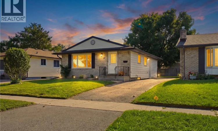 27 Appalachian Crescent