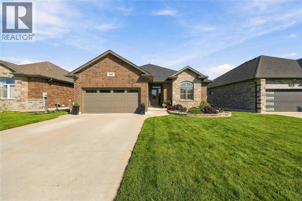 740 Remington Court, Sarnia, ON, N7S 0C4