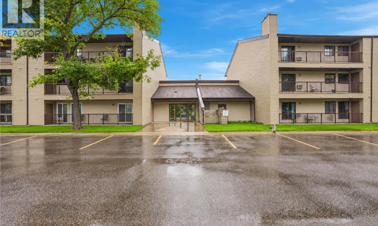 203B-4040 8th Street E