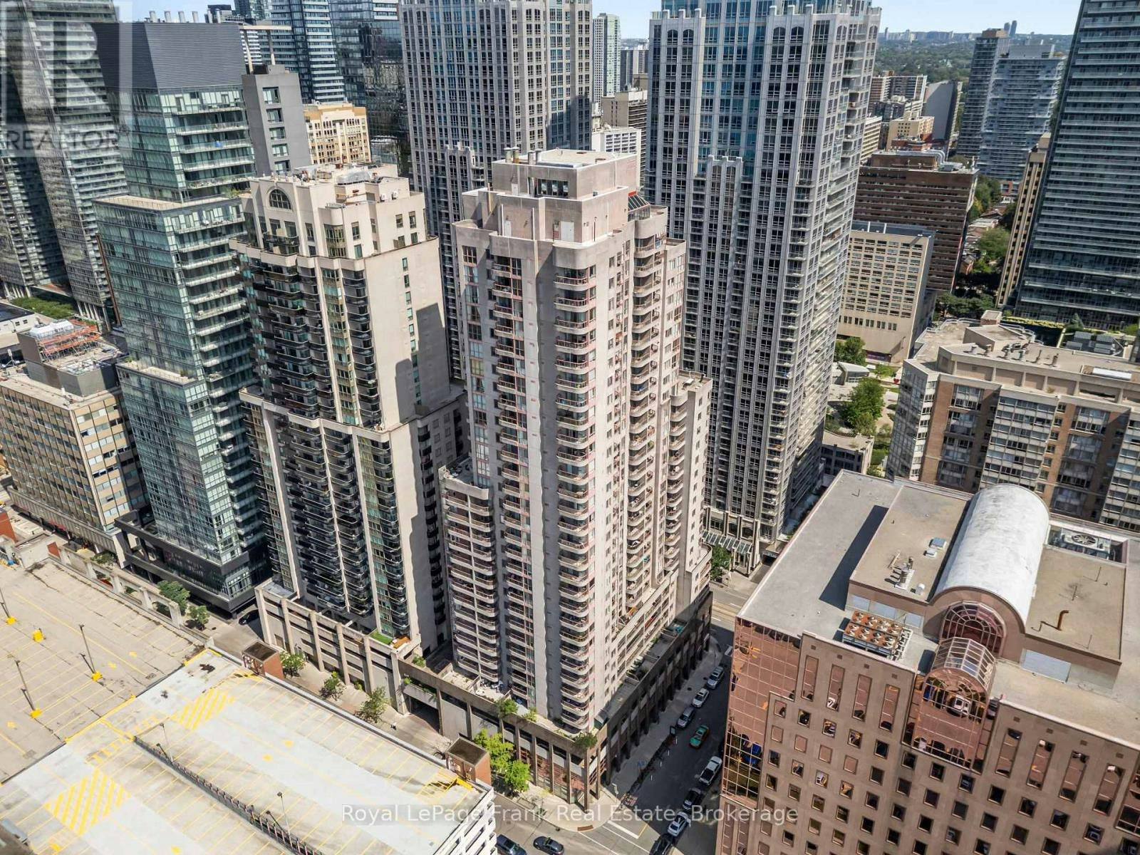 2910-736 Bay Street, Toronto, ON, M5G 2M4