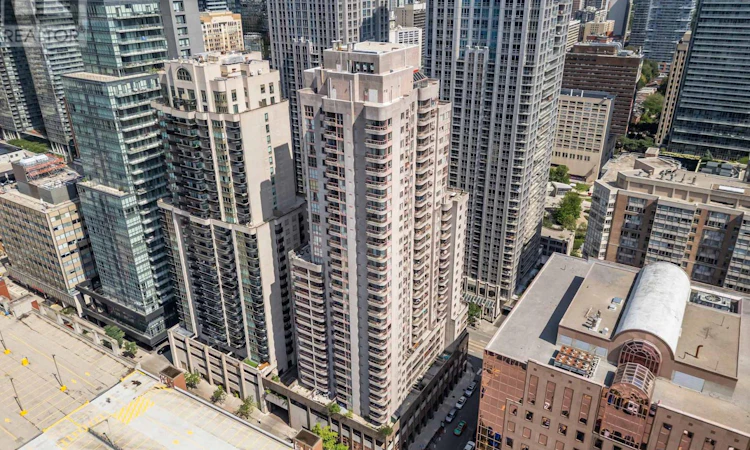 2910-736 Bay Street