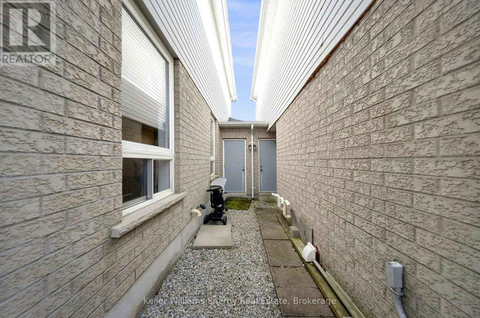 4 Primeau Avenue, Whitby, ON, L1M 2B7 - 43