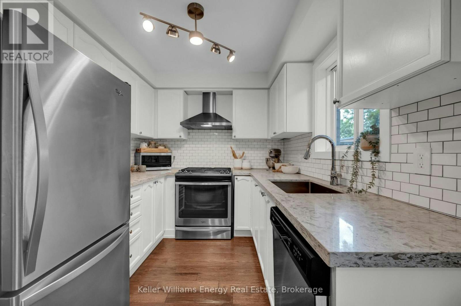 4 Primeau Avenue, Whitby, ON, L1M 2B7 - 18