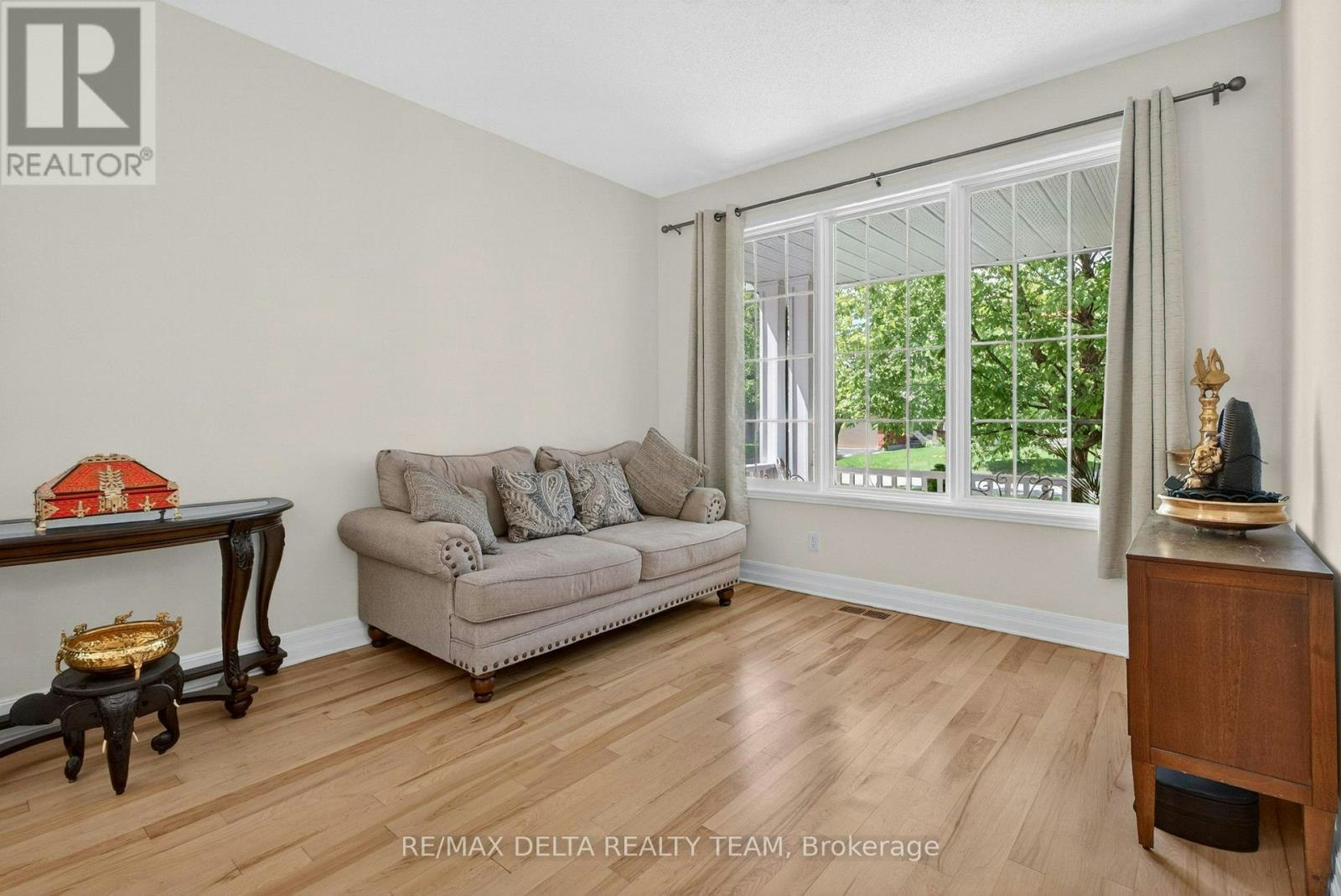46 Birchfield Avenue, Ottawa, ON, K2M 2N5 - 12