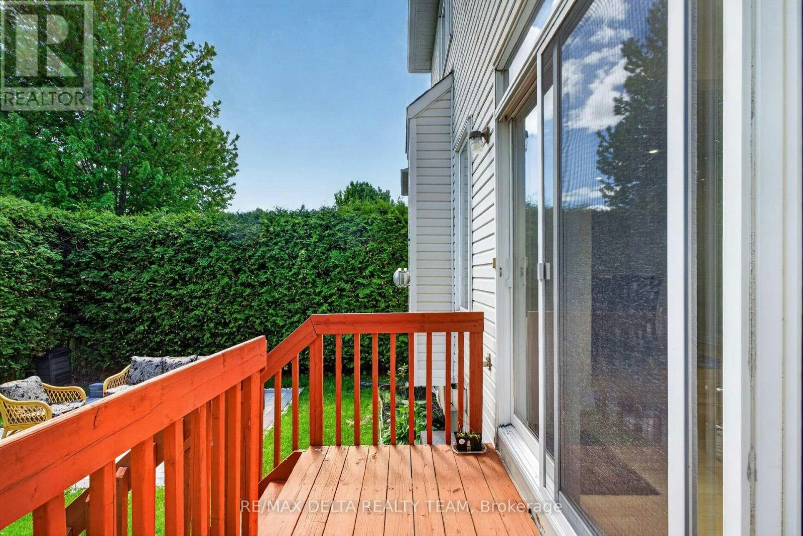 46 Birchfield Avenue, Ottawa, ON, K2M 2N5 - 46