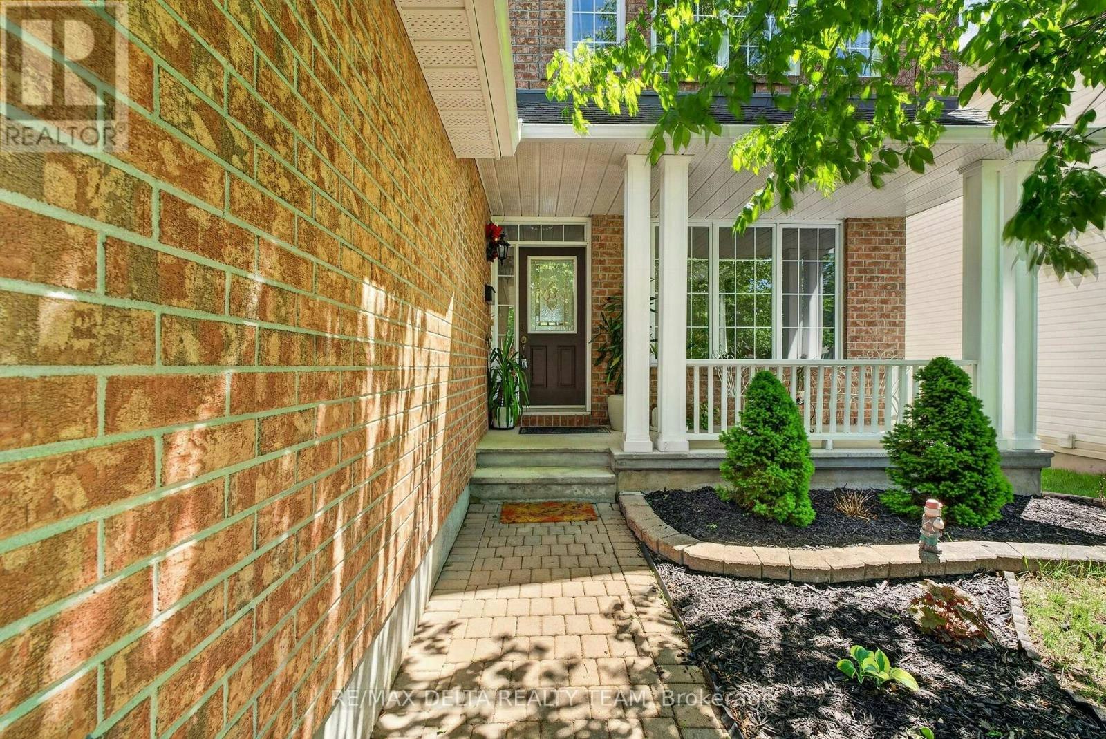 46 Birchfield Avenue, Ottawa, ON, K2M 2N5 - 9