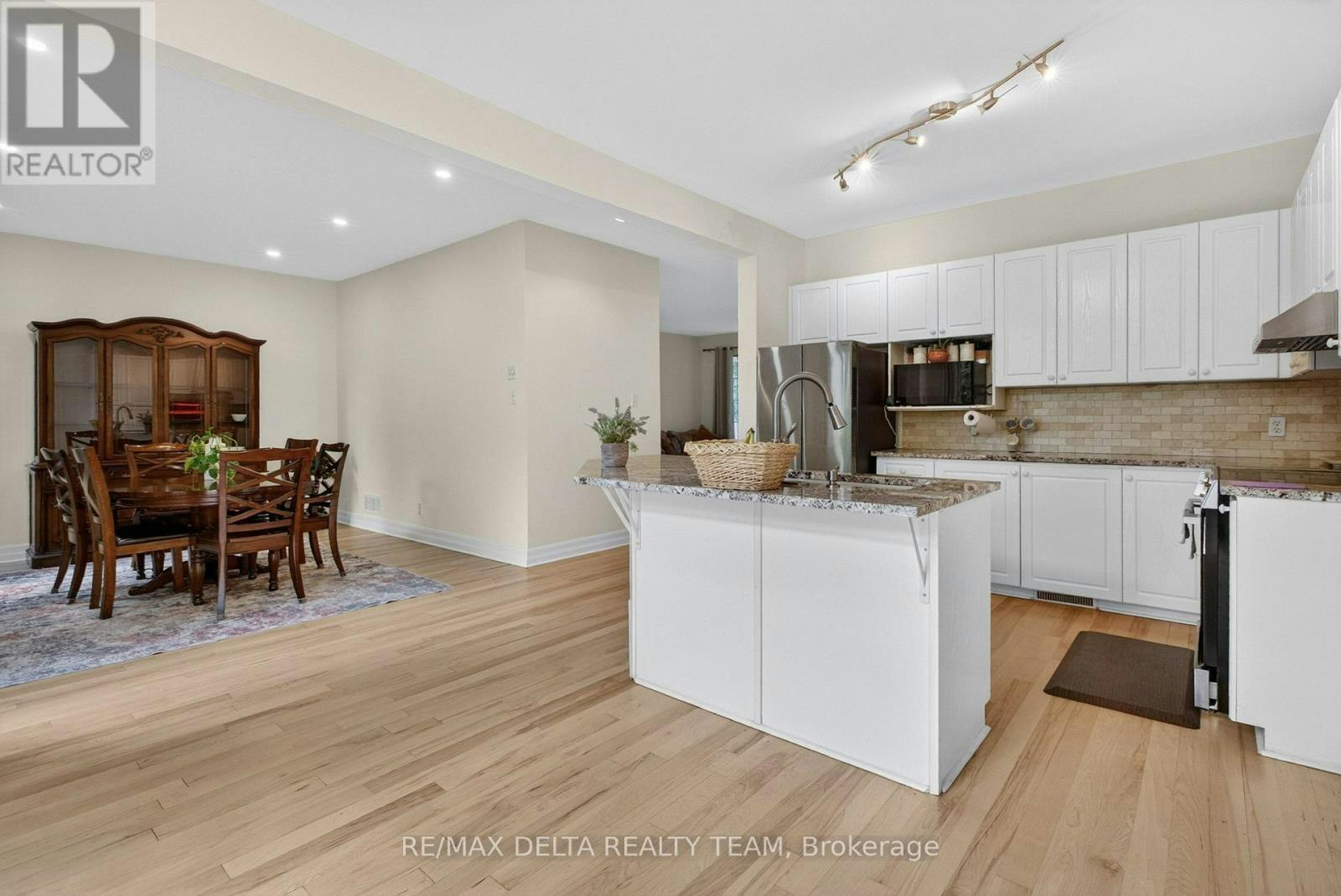 46 Birchfield Avenue, Ottawa, ON, K2M 2N5 - 24