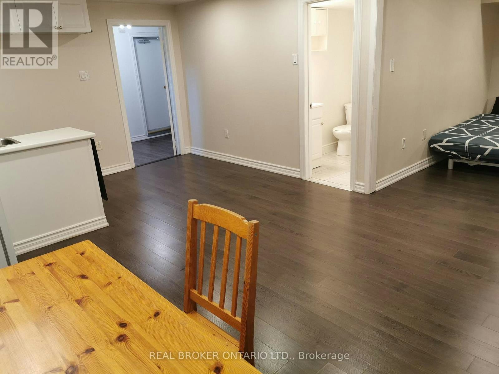40 Green Bush Road, Toronto, ON, M2M 1P3 - 3