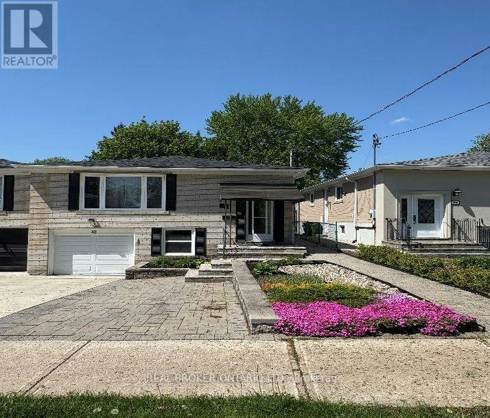 40 Green Bush Road, Toronto, ON, M2M 1P3