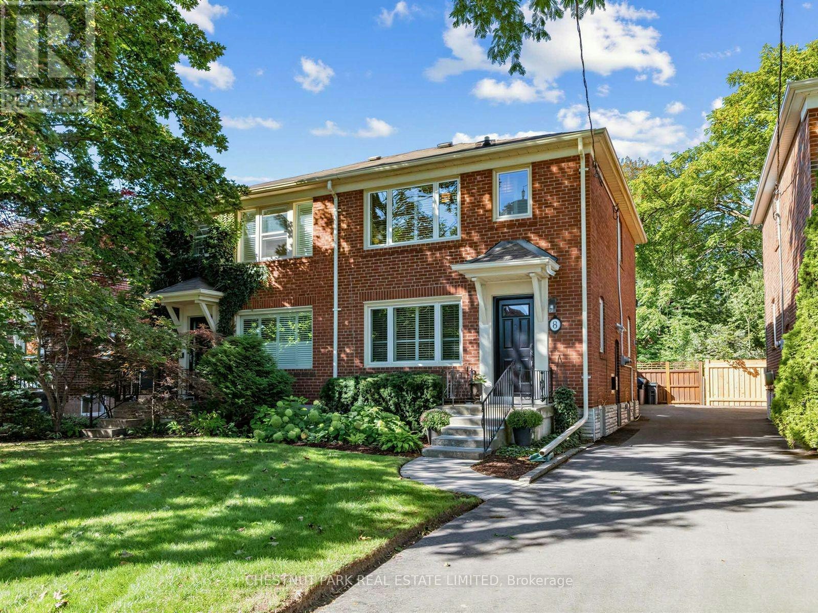 8 Beaufield Avenue, Toronto, ON, M4G 3R3