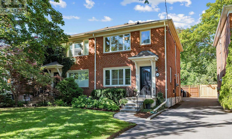 8 Beaufield Avenue